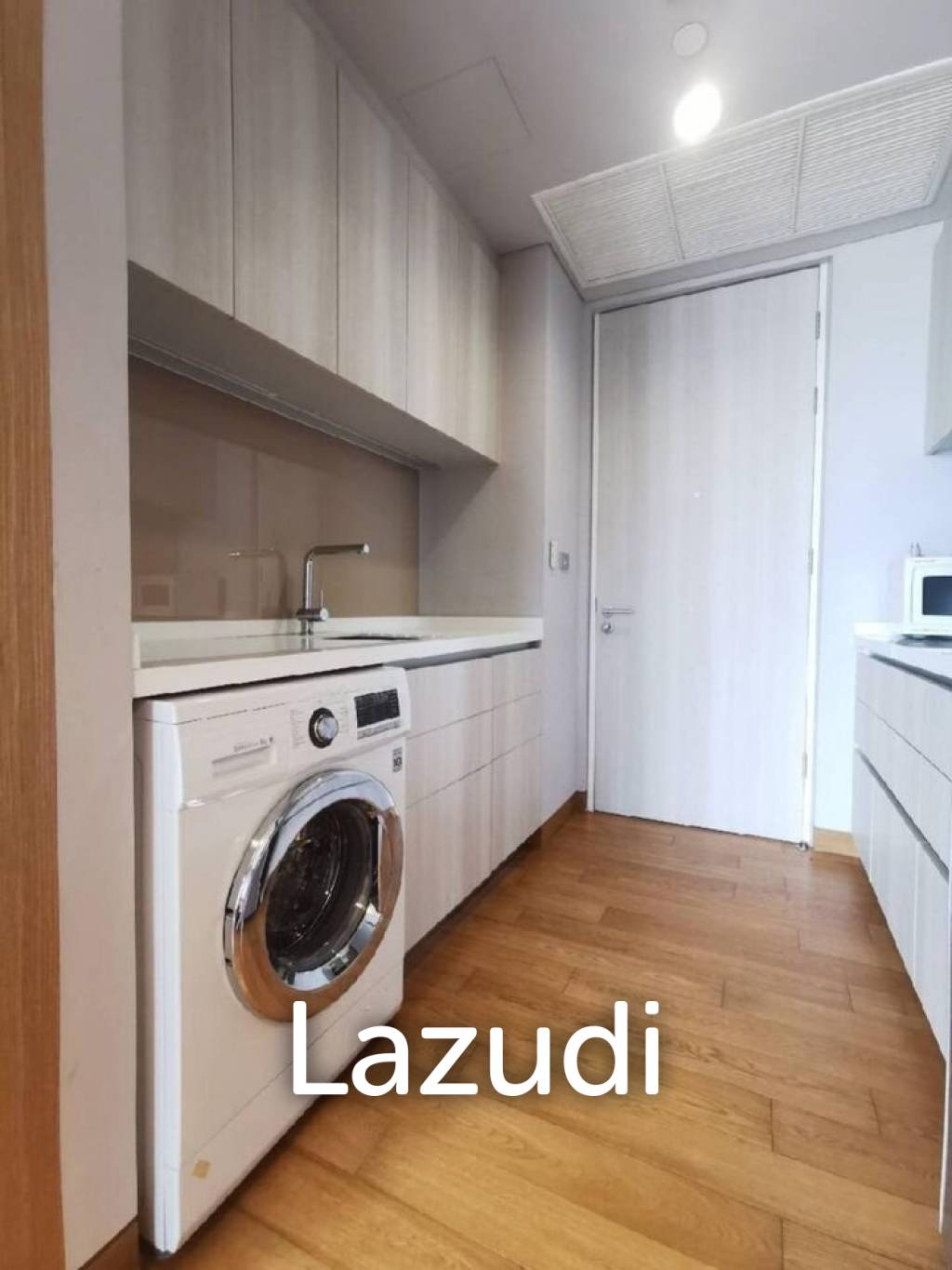 2 Bedrooms 2 Bathrooms 54 SQ.M. The Lumpini 24