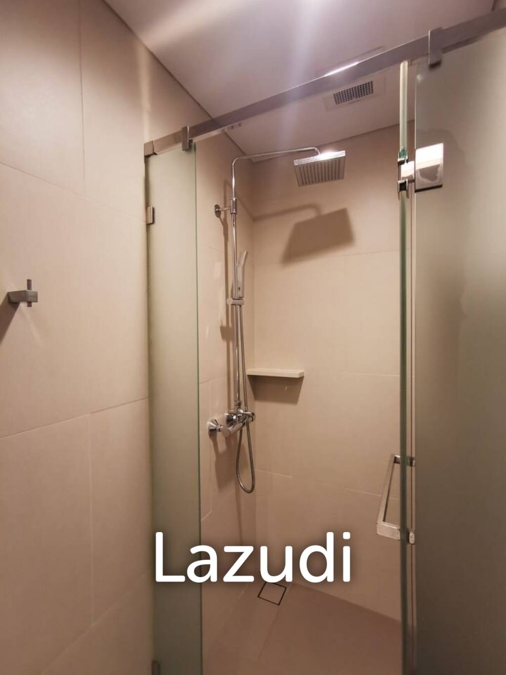 2 Bedrooms 2 Bathrooms 54 SQ.M. The Lumpini 24