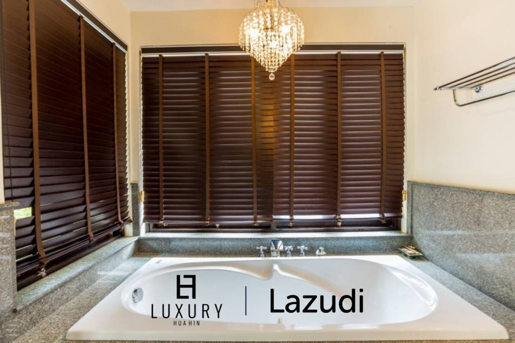 1,600 ตร.ม 5 เตียง 5 อาบน้ำ วิลล่า For ขาย