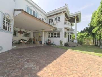 5 Bed 5 Bath Detached House For Sale