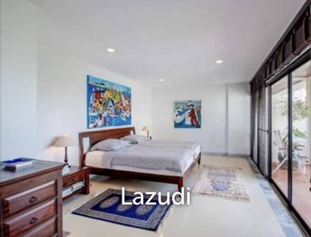 SANTI PURA : Great Design 4 Bed duplex Condo in premier complex on the Beach with Sea Views.