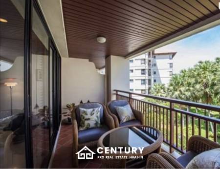 SANTI PURA : Great Design 4 Bed duplex Condo in premier complex on the Beach with Sea Views.