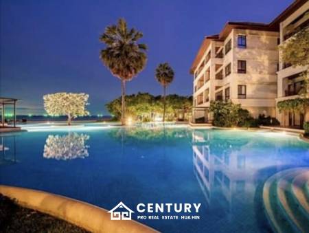 SANTI PURA : Great Design 4 Bed duplex Condo in premier complex on the Beach with Sea Views.