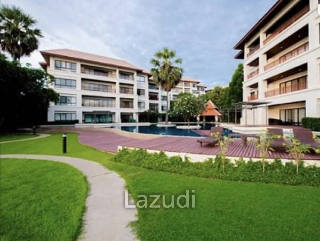 SANTI PURA : Great Design 4 Bed duplex Condo in premier complex on the Beach with Sea Views.