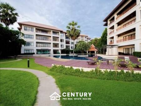 SANTI PURA : Great Design 4 Bed duplex Condo in premier complex on the Beach with Sea Views.