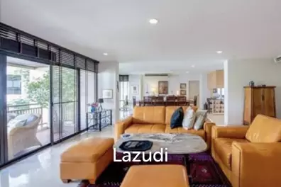 SANTI PURA : Great Design 4 Bed duplex Condo in premier complex on the Beach with Sea Views.