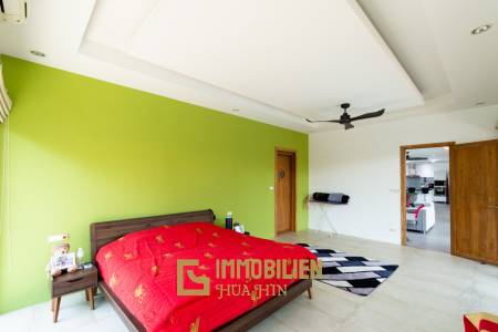 ALAMANDA VILLA HUA HIN  : Modern 3 bed pool villa