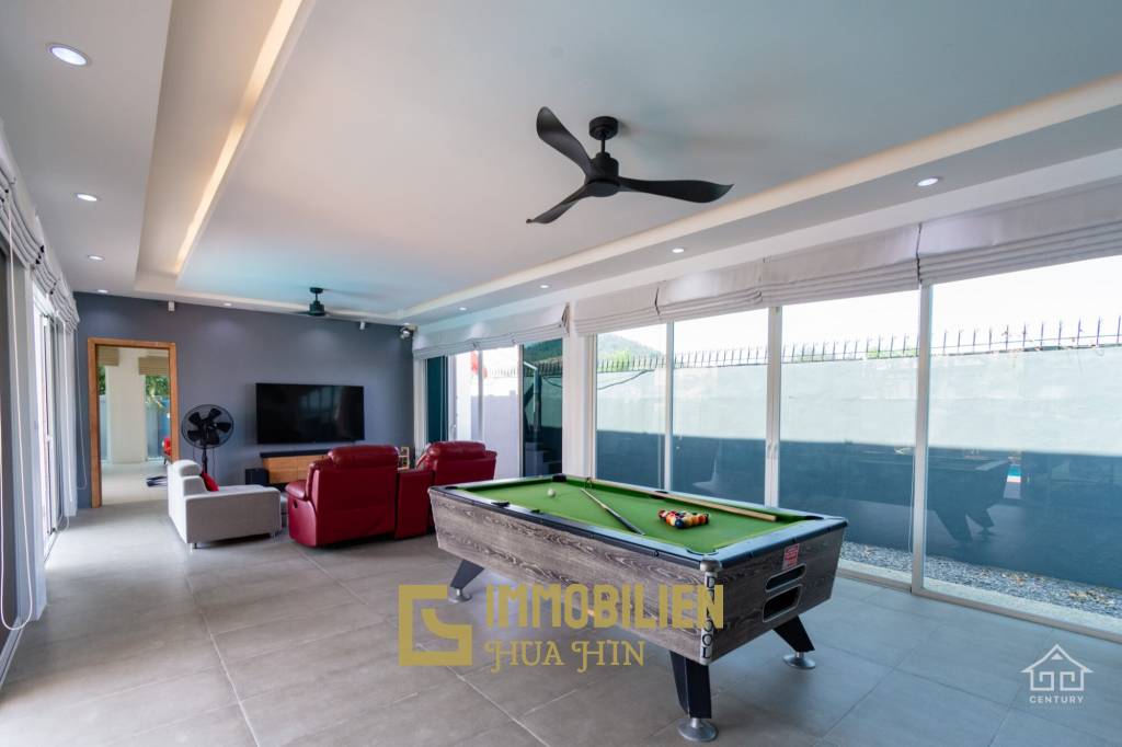 ALAMANDA VILLA HUA HIN  : Modern 3 bed pool villa