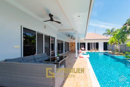 ALAMANDA VILLA HUA HIN  : Modern 3 bed pool villa