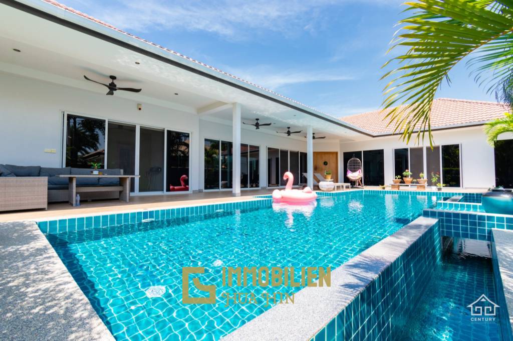 ALAMANDA VILLA HUA HIN  : Modern 3 bed pool villa