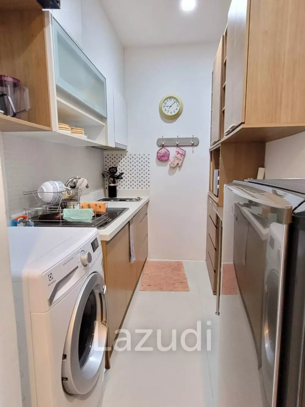 THE SEACRAZE : 2 Bed Pool View Condo