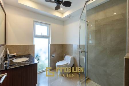 1,312 metro cuadrado 4 ` 4 Baño Villa de Venta