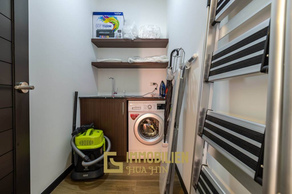 1,312 metro cuadrado 4 ` 4 Baño Villa de Venta