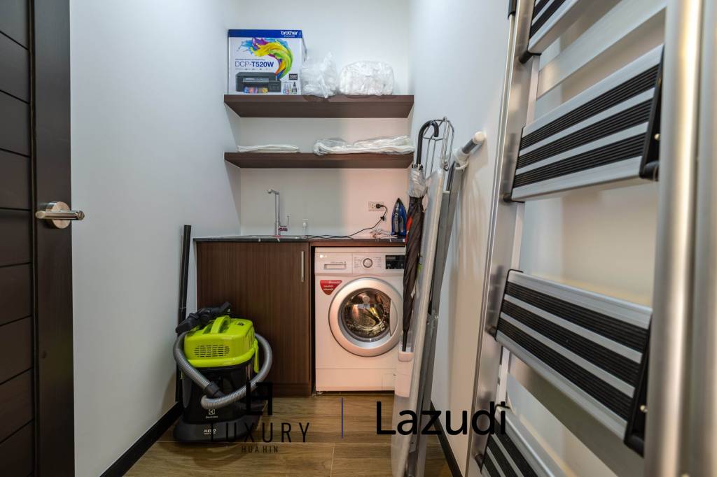 1,312 metro cuadrado 4 ` 4 Baño Villa de Venta