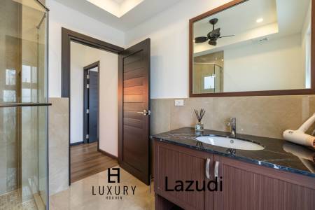 1,312 metro cuadrado 4 ` 4 Baño Villa de Venta