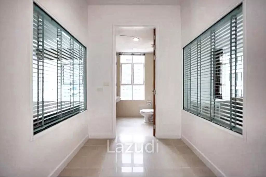 4 Bed 450 Sqm at The Grand Sethiwan