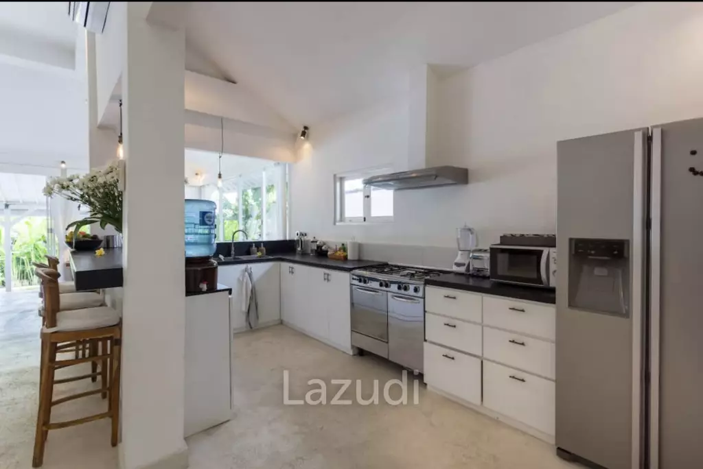 Colonial Investment villa in Petitenget 3 bedrooms Semi Furnished