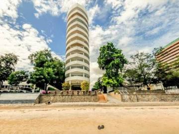 ROYAL PRINCESS : Luxury 4 Bed Beachfront Condo in Town