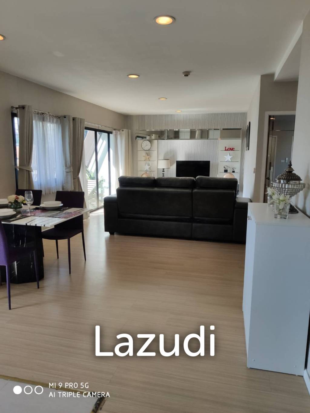 1 Bed 1 Bath 80 SQ.M. Renova Residence Chidlom
