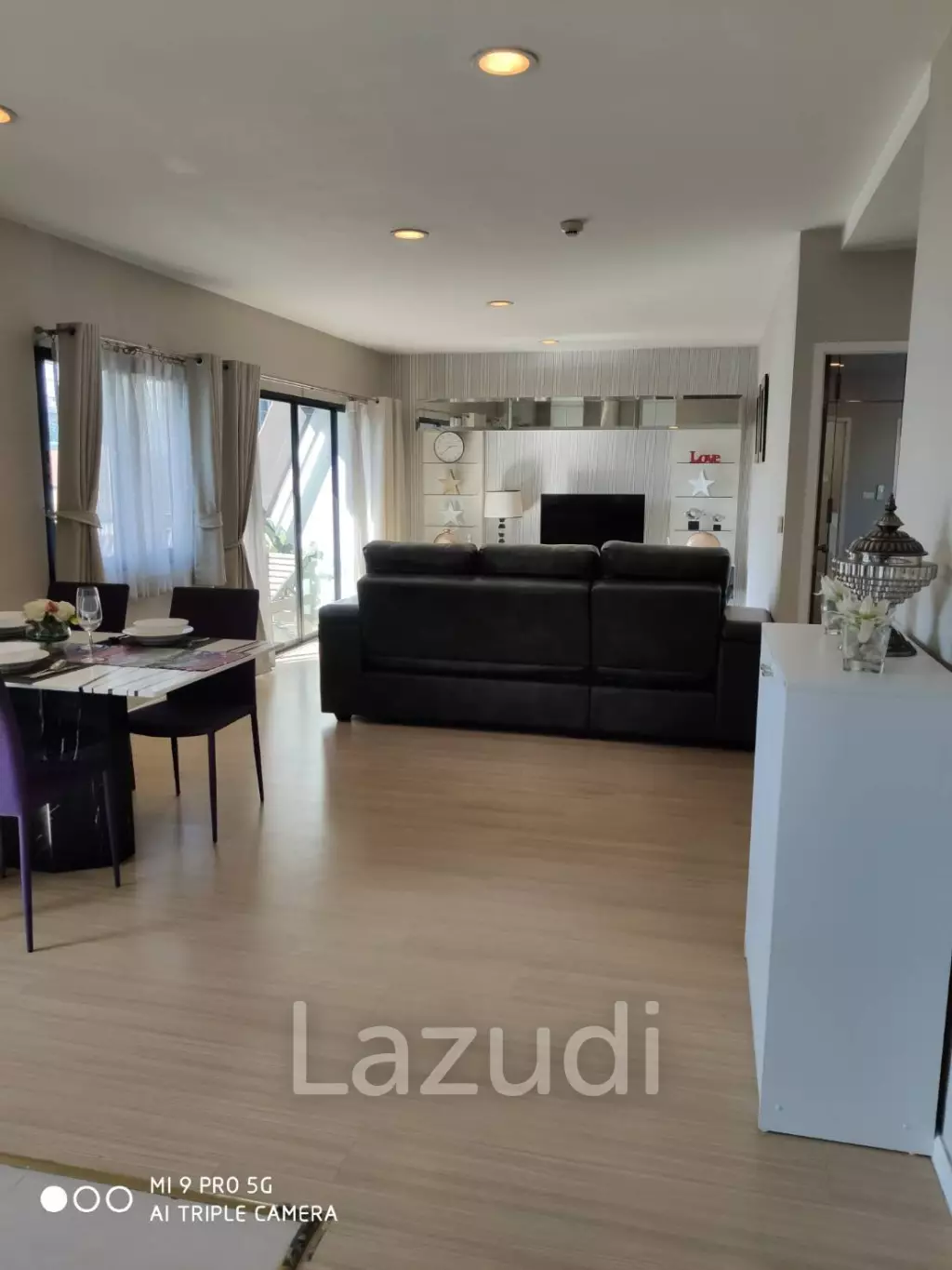 1 Bed 1 Bath 80 SQ.M. Renova Residence Chidlom