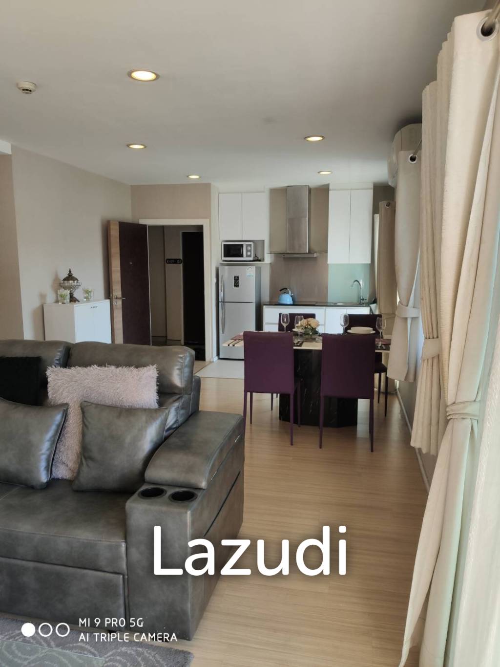 1 Bed 1 Bath 80 SQ.M. Renova Residence Chidlom