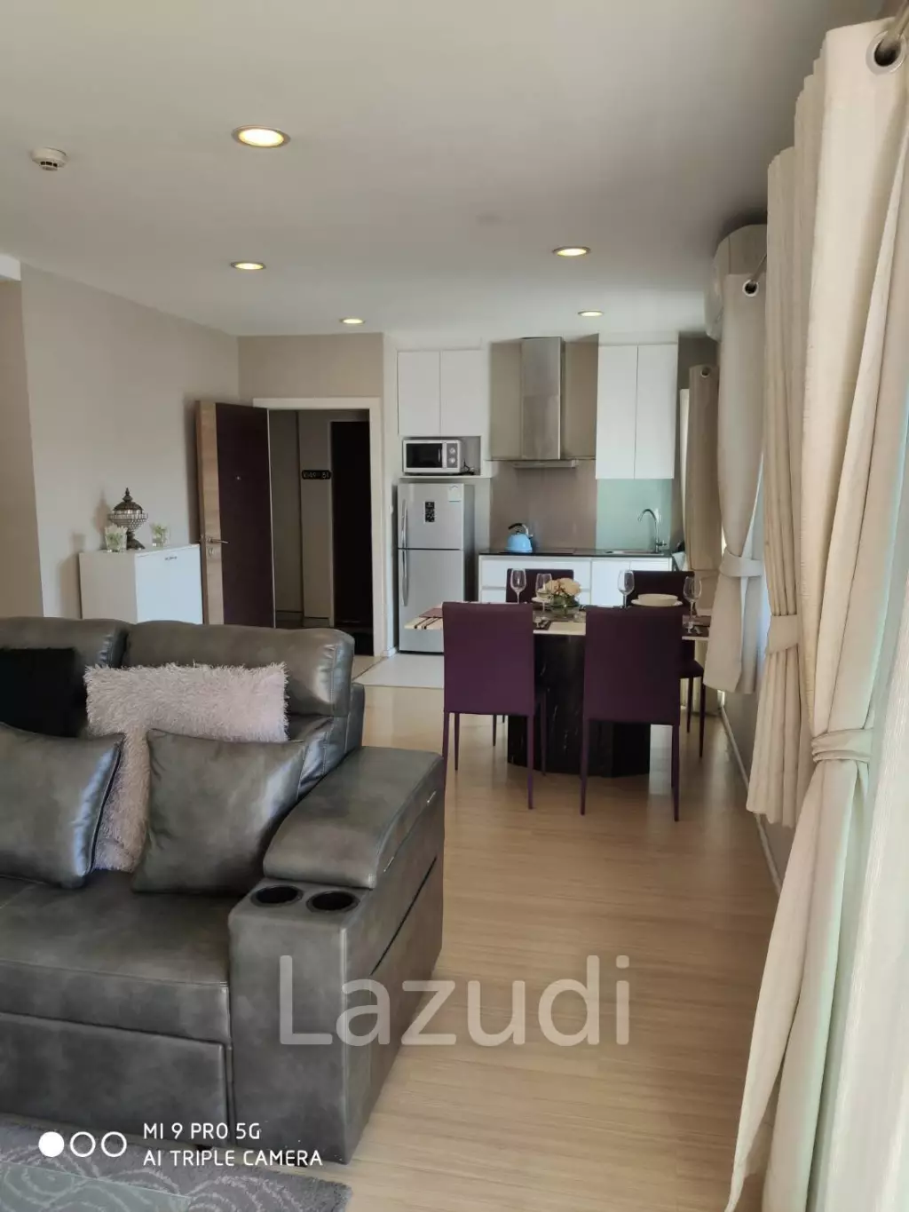 1 Bed 1 Bath 80 SQ.M. Renova Residence Chidlom