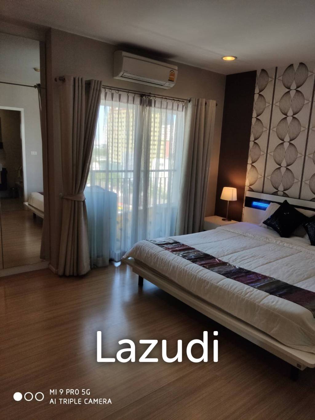 1 Bed 1 Bath 80 SQ.M. Renova Residence Chidlom