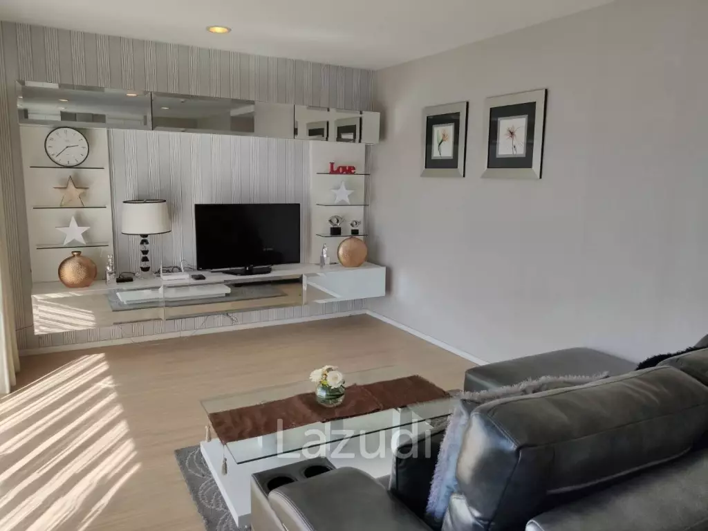 1 Bed 1 Bath 80 SQ.M. Renova Residence Chidlom