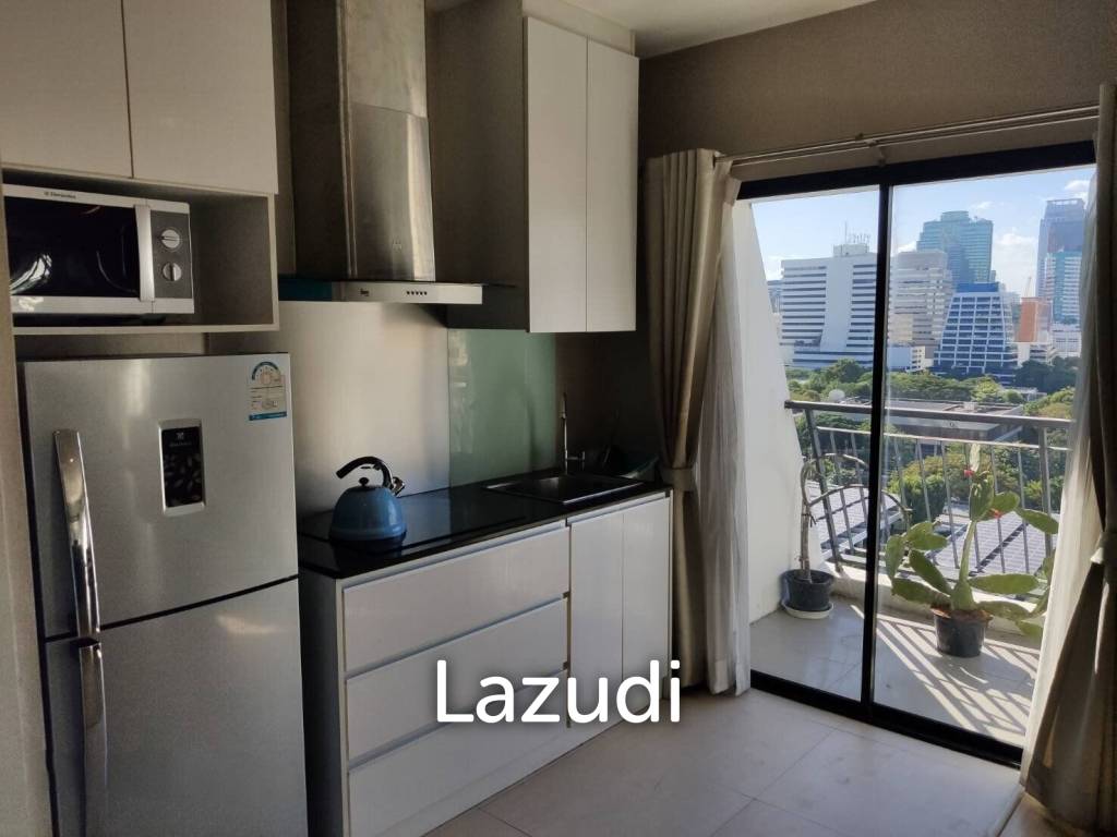 1 Bed 1 Bath 80 SQ.M. Renova Residence Chidlom
