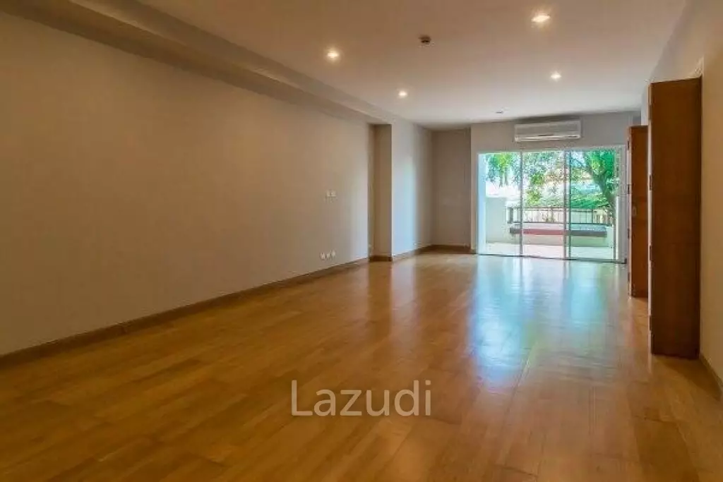 Spacious 1 Bed Condo