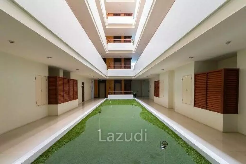 Spacious 1 Bed Condo