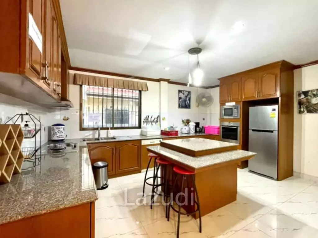 Pool Villa for Sale Near Jomtien Beach
