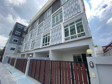 4 Bed 402 Sqm Home Office at Hallmark Elegant