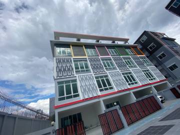 4 Bed 402 Sqm Home Office at Hallmark Elegant