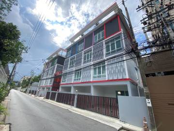 4 Bed 402 Sqm Home Office at Hallmark Elegant