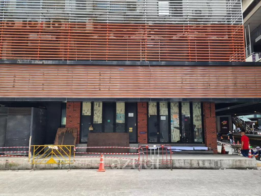 Corner 2 Story Retail Space On Top Location In at BTS SALA DEANG