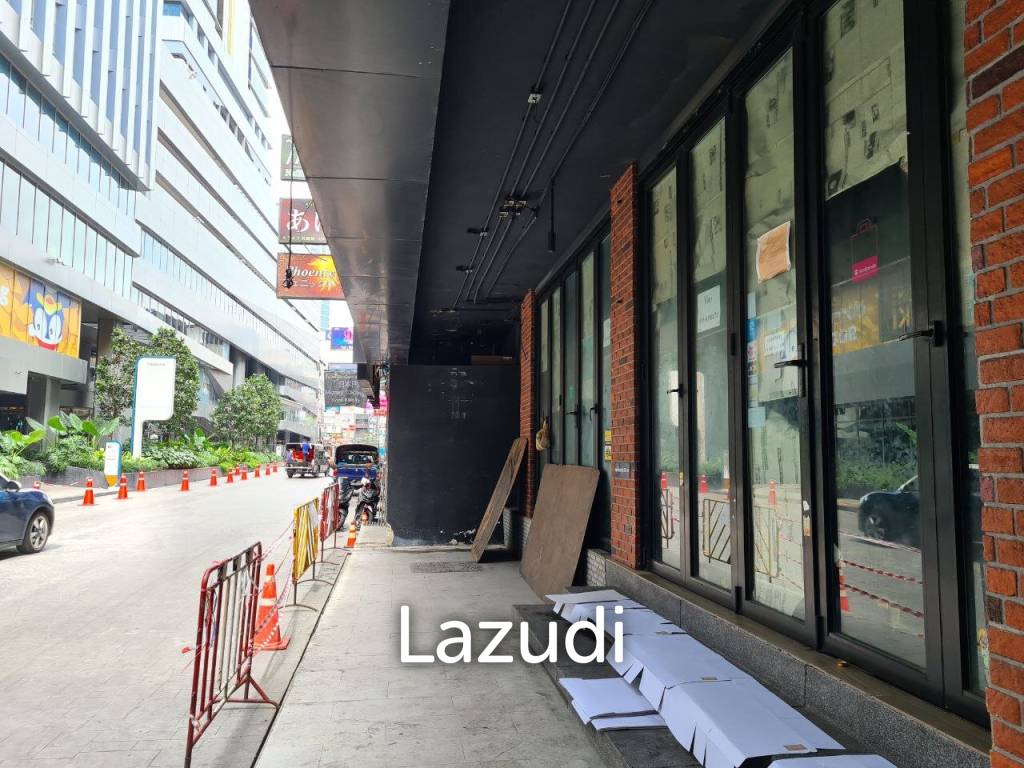 Corner 2 Story Retail Space On Top Location In at BTS SALA DEANG