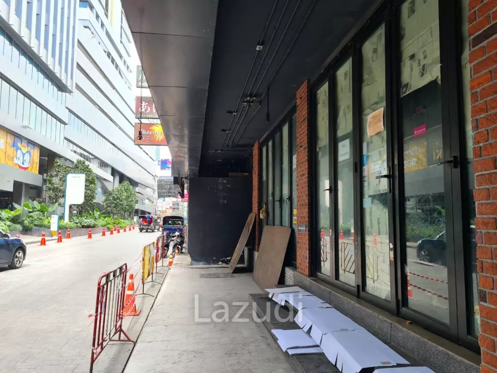 Corner 2 Story Retail Space On Top Location In at BTS SALA DEANG