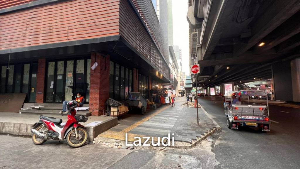 Corner 2 Story Retail Space On Top Location In at BTS SALA DEANG