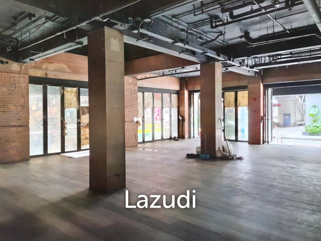 Corner 2 Story Retail Space On Top Location In at BTS SALA DEANG