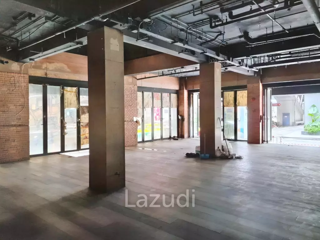 Corner 2 Story Retail Space On Top Location In at BTS SALA DEANG