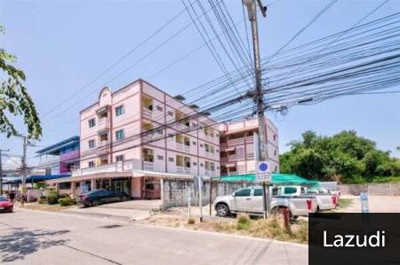 69 Rooms Apartment Building in Town For Sale