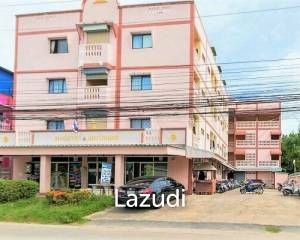 69 Rooms Apartment Building in Town For Sale