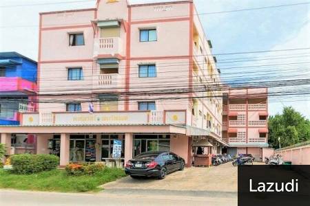 69 Rooms Apartment Building in Town For Sale