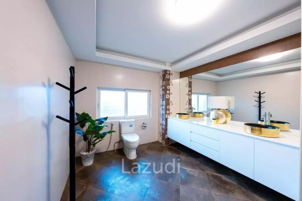 Pool Villa for Sale at Jomtien Beach