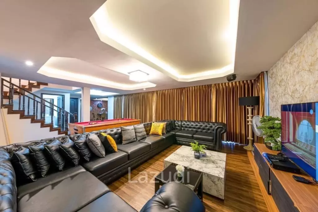 Pool Villa for Sale at Jomtien Beach