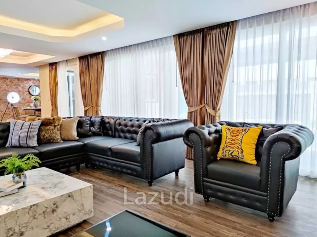 Pool Villa for Sale at Jomtien Beach