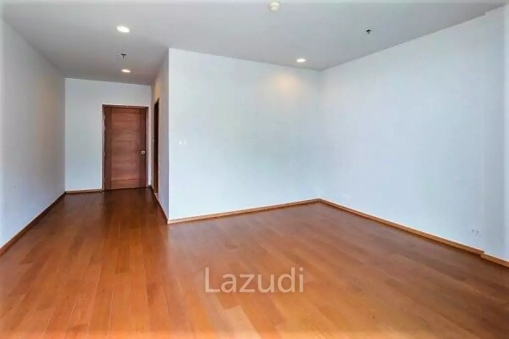 Luxury 3 Bed Beachfront Condo