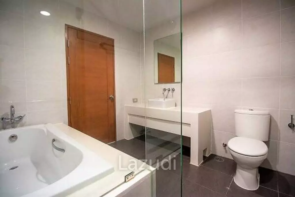 Luxury 3 Bed Beachfront Condo