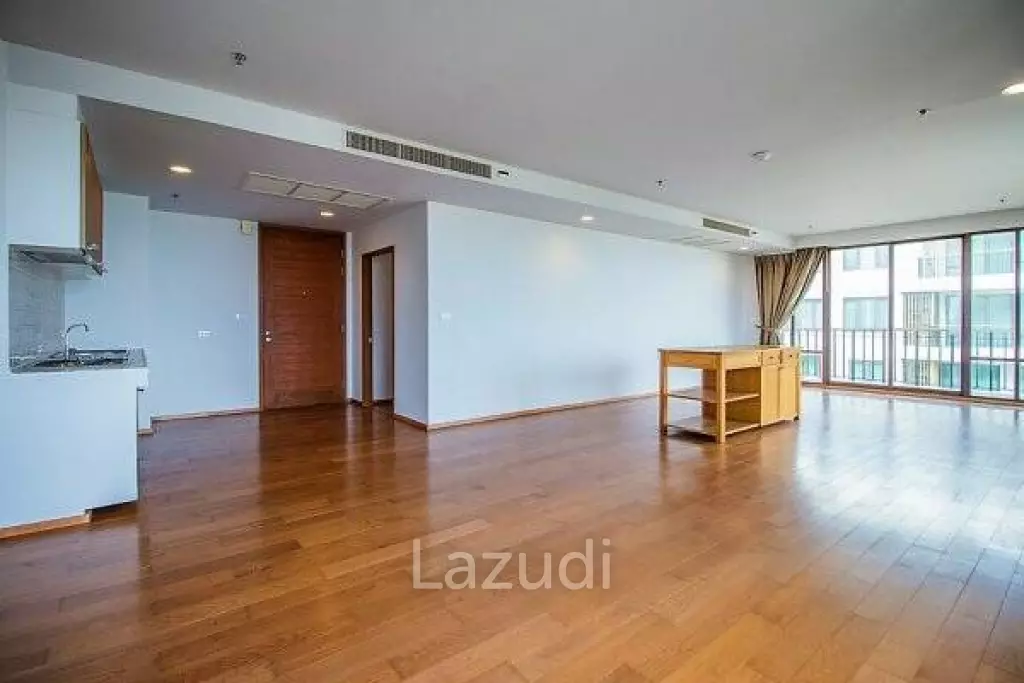 Luxury 3 Bed Beachfront Condo